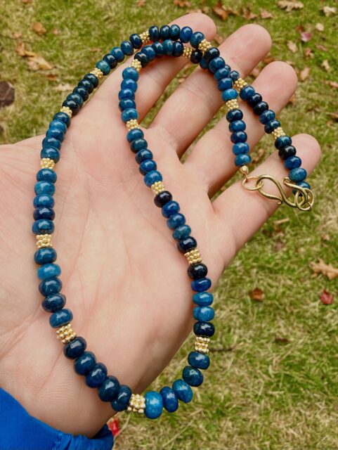 😍😍😍
Love that gorgeous blue!
This necklace is made with smooth Brazilian apatite rondelles with 18kt gold vermeil accents. DM me for details on this beauty.🥰
#apatitejewelry #apatitenecklace #zacharybloomjewelry #somethingblue #raregems