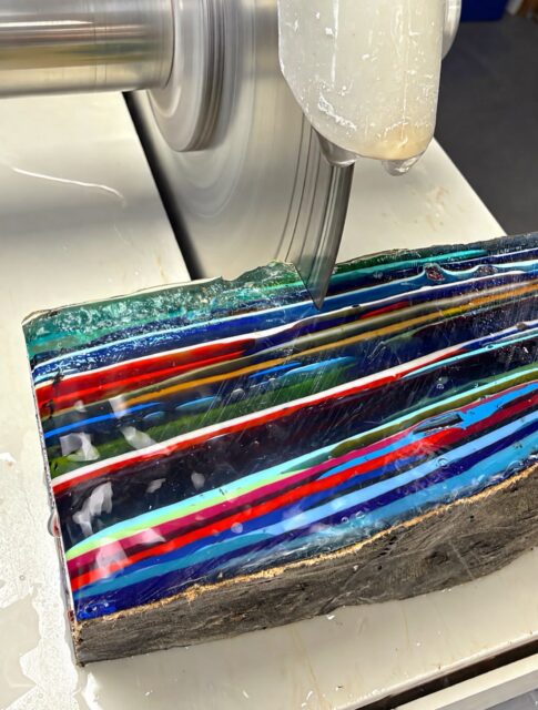 πββοΈπββοΈπ
Slicinβ some SURFITE blocks for a special project.π
#surfite #surfiterough #lapidaryrough #glassingsurfboards #zacharybloomdesigns