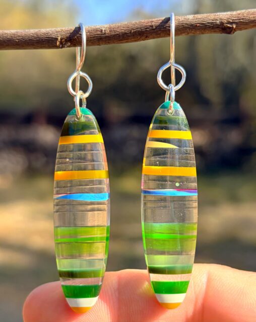 πββοΈπββοΈπ
LOVE THIS PAIR!
Surfboard earrings repurposed from leftover surfboard resin.π
#surfite #surfiteearrings #surfboardearrings #zacharybloomjewelry #glassingsurfboards