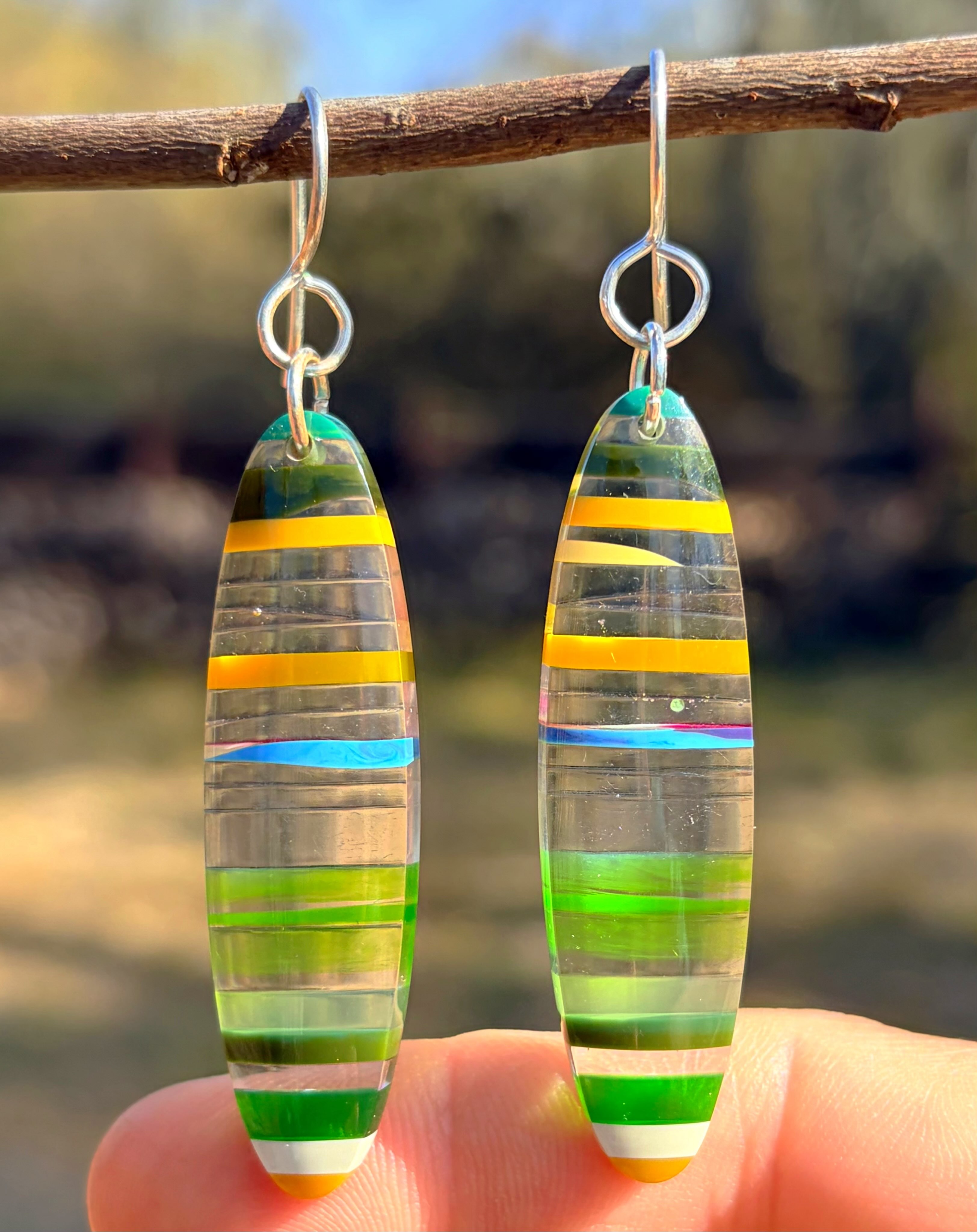 πββοΈπββοΈπ
LOVE THIS PAIR!
Surfboard earrings repurposed from leftover surfboard resin.π
#surfite #surfiteearrings #surfboardearrings #zacharybloomjewelry #glassingsurfboards
