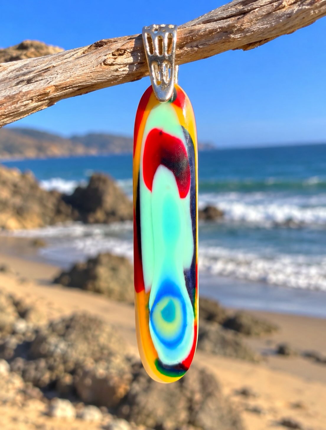 πππ
Reclaimed surfboard resin pendant. Vibrant& lightweight.
πββοΈπββοΈπ
#surfite #surfitependant #zacharybloomdesigns #surfpendant #handshaped