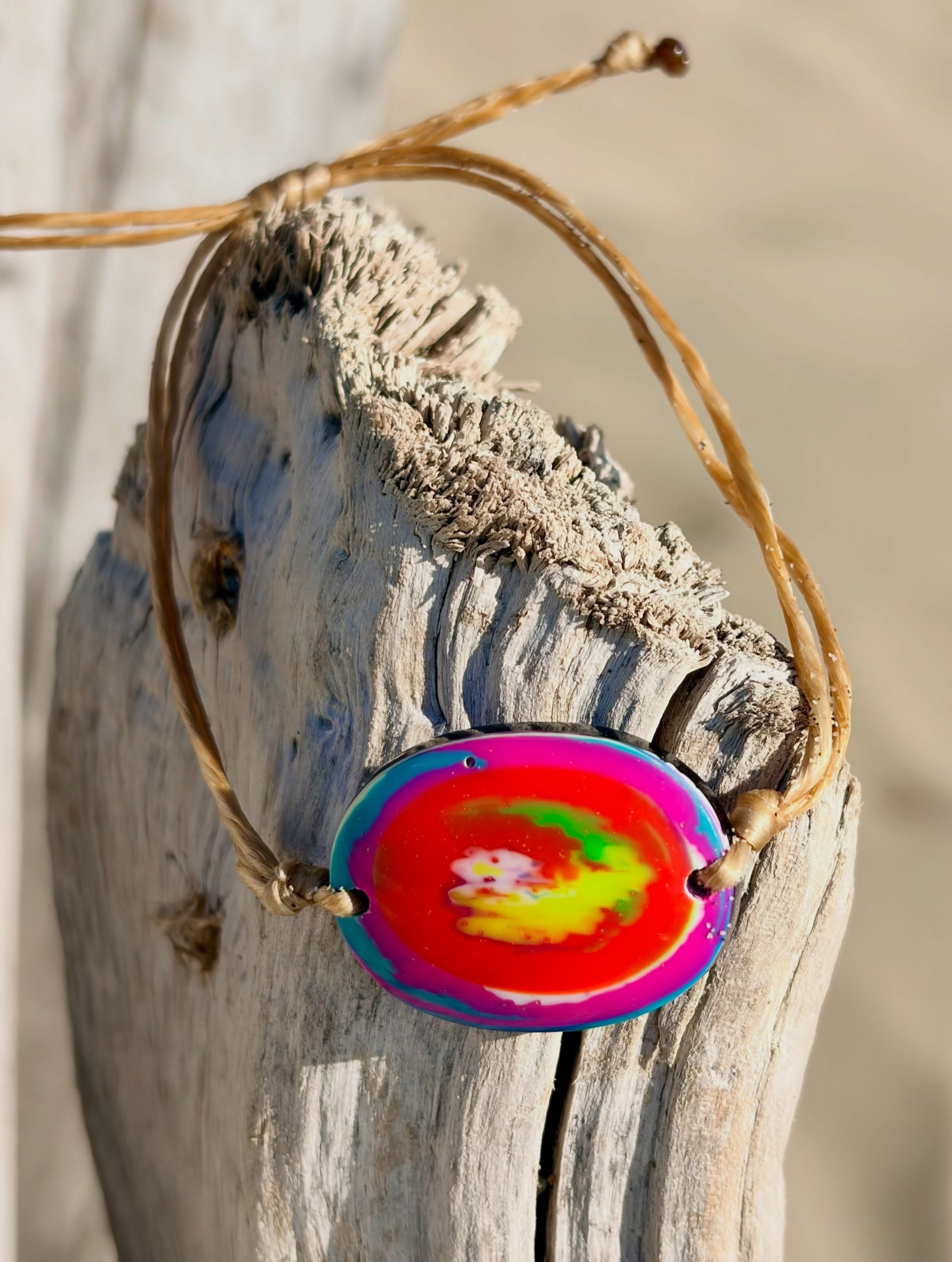 π©·ππ©·
Repurposed from leftover surfboard resin this adjustable SURFITE bracelet has got some of the most unique colors Iβve seen. I collected the raw material used to make this piece from surfboard shapers up in Rhode Island.
πππββοΈπββοΈ
#surfite #surfitebracelet #surfbracelet #zacharybloomjewelry #pinksurfboard